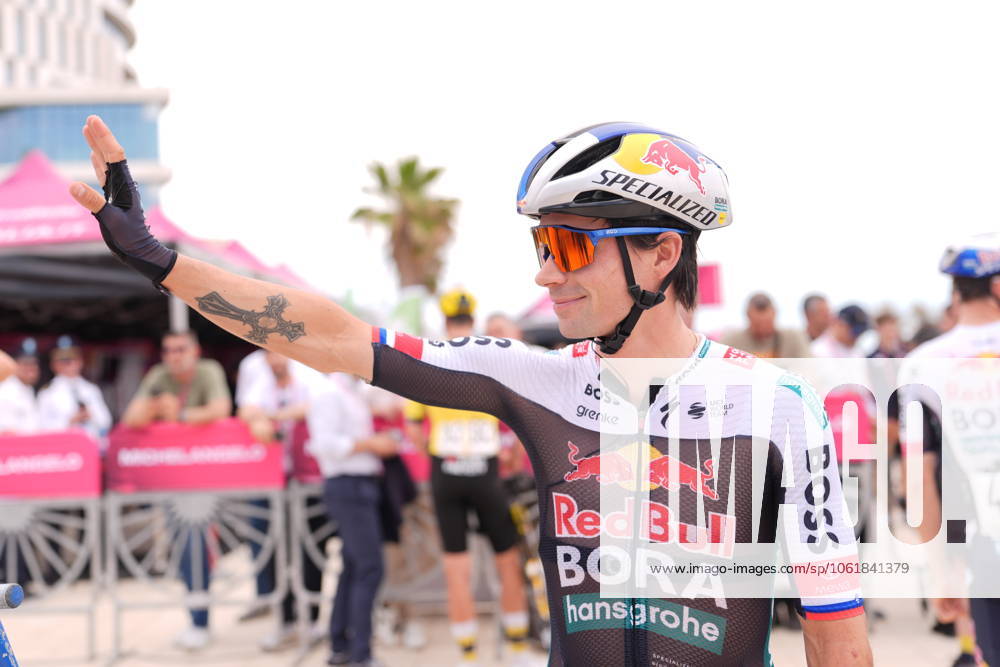 Radsport, Giro d Italia, 1. Etappe RogliÄ Primož of Red Bull - Bora - Hansgrohe during the stage 1 of the Giro dItalia from Durazzo (Durres) to Tirana (Tirane), Albania- Friday, May 9, 2025. - cycling