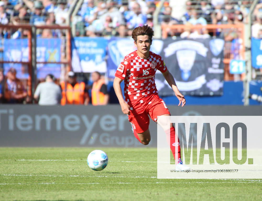 Fussball 1.Bundesliga, VfL Bochum - FSV Mainz 05 v.l. Kaishu Sano (1.FSV Mainz 05) Bochum