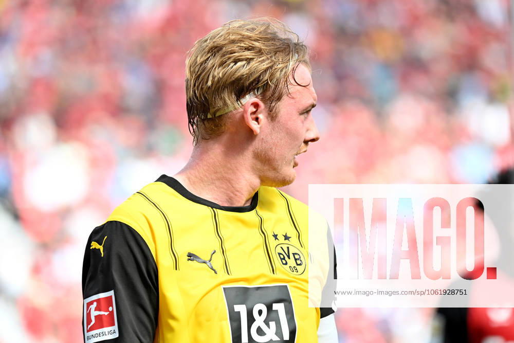 Fussball 1.Bundesliga, Bayer 04 Leverkusen - Borussia Dortmund v.l. Julian Brandt (Borussia Dortmund) Leverkusen