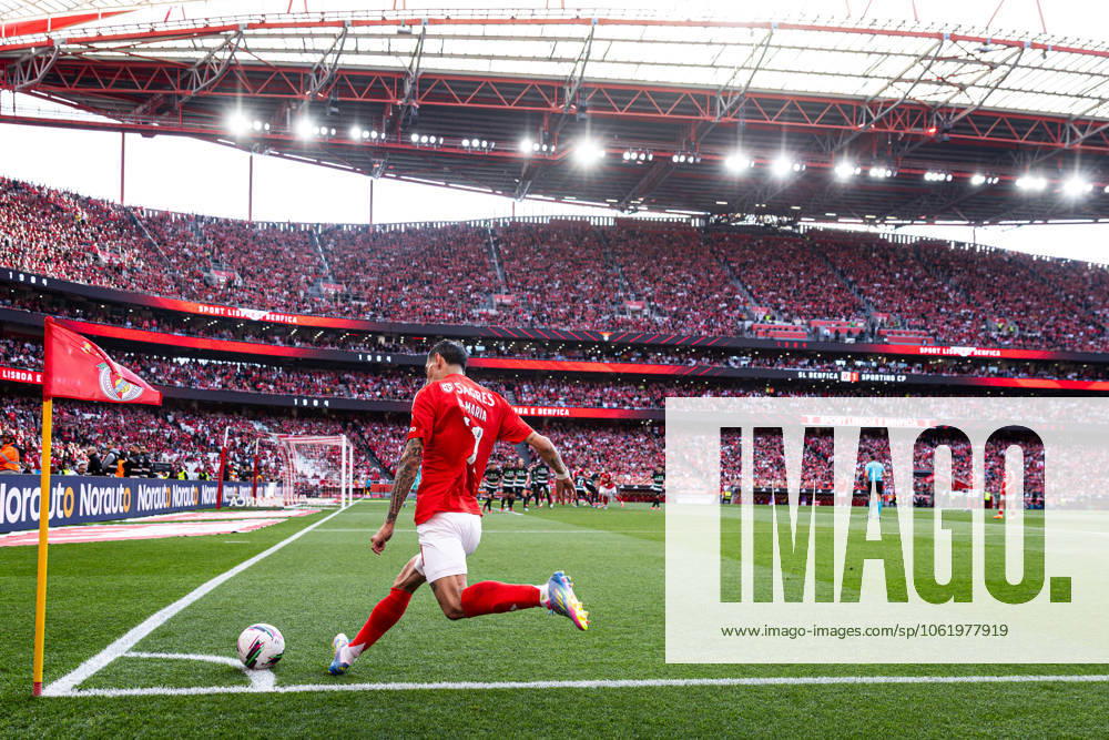 SL Benfica Vs Sporting CP in Lisboa, Portugal - 10 May 2025 Angel Di Maria of SL Benfica seen in action during the Liga Portugal Betclic match between Lisboa Benfica and Sporting Clube de Portugal at Estádio da Luz. (Final score: SL Benfica 1 - 1 Sporting CP). Lisboa Portugal