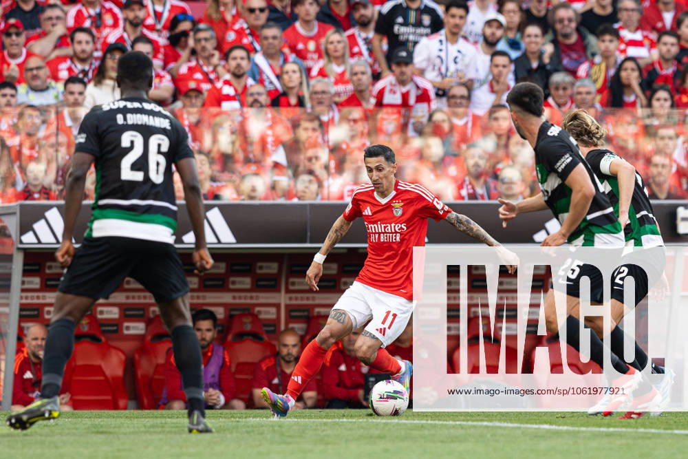 SL Benfica Vs Sporting CP in Lisboa, Portugal - 10 May 2025 Angel Di Maria of SL Benfica seen in action during the Liga Portugal Betclic match between Lisboa Benfica and Sporting Clube de Portugal at Estádio da Luz. (Final score: SL Benfica 1 - 1 Sporting CP). Lisboa Portugal