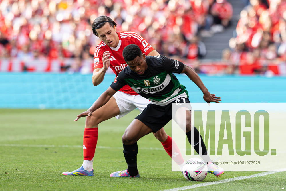 SL Benfica Vs Sporting CP in Lisboa, Portugal - 10 May 2025 Geny Catamo of Sporting CP and Alvaro Fernandez Carreras of SL Benfica seen in action during the Liga Portugal Betclic match between Lisboa Benfica and Sporting Clube de Portugal at Estádio da Luz. (Final score: SL Benfica 1 - 1 Sporting CP). Lisboa Portugal