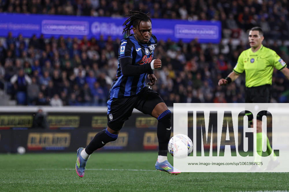 Atalantas Ademola Lookman during the Serie A Enilive 2024 2025 soccer match between Atalanta and Roma at Gewiss Stadium in Bergamo, North Italy - Monday, May 12, 2025. - Soccer.