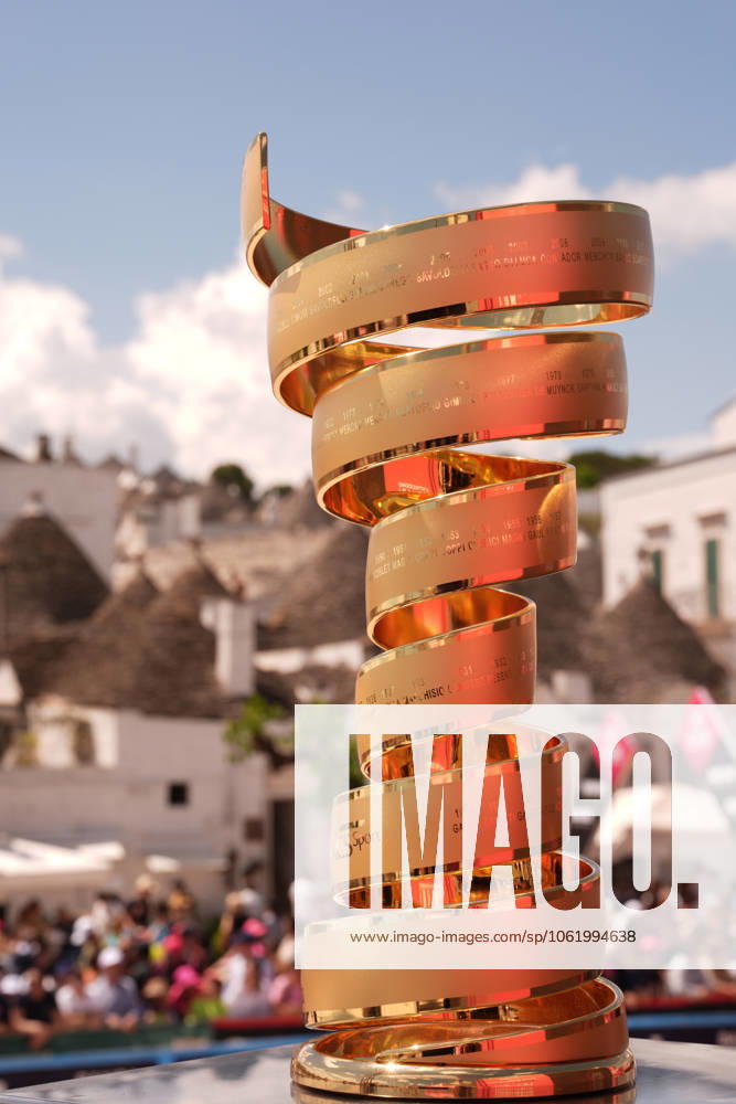 The trophy during the stage 4 of the Giro dItalia from Alberobello (Pietramadre) to Lecce, Italy - Tuesday, May 13, 2025. - cycling.