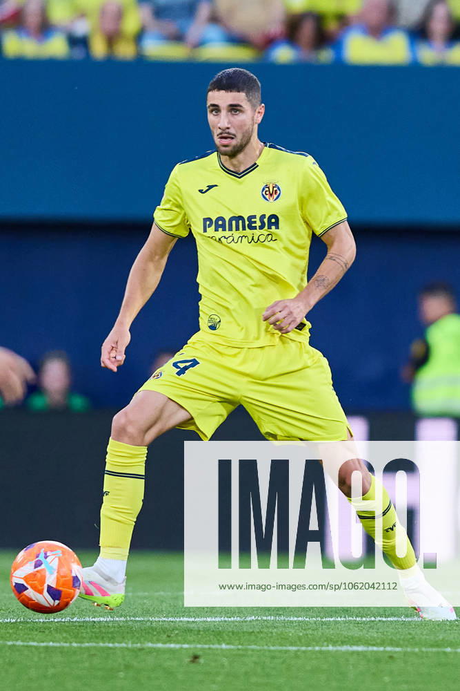 LaLiga EA Sports, Villarreal v Leganes VILLARREAL, SPAIN - MAY 14: Santi Comesana Central Midfield of Villarreal CF runs with the ball during the LaLiga EA Sports match between Villarreal FC and Leganes at Estadio de la Ceramica on May 14, 2025 in Villarreal, Spain. (Photo by Jose Torres Photo Players Images Magara Press) Villarreal Estadio de la Ceramica Spain