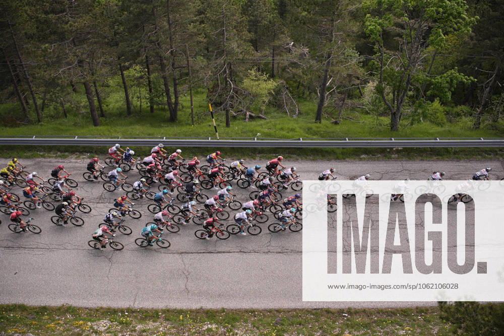 The pack rides during the stage 8 of the Giro dItalia from Giulianova to Castelraimondo, Italy - Saturday, May 17, 2025. - cycling.