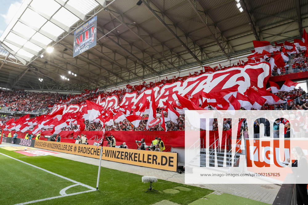 Fanblock SC Freiburg , Deutschland, Fussball, 1. Bundesliga, 34.Spieltag, 2024 2025, SC Freiburg vs. Eintracht Frankfurt, 17.05.2025, Europa-Park Stadion, Freiburg im Breisgau, Deutschland DFL REGULATIONS PROHIBIT ANY USE OF PHOTOGRAPHS AS IMAGE SEQUENCES AND OR QUASI-VIDEO. Freiburg im Breisgau Europa-Park Stadion Baden-Württemberg Deutschland