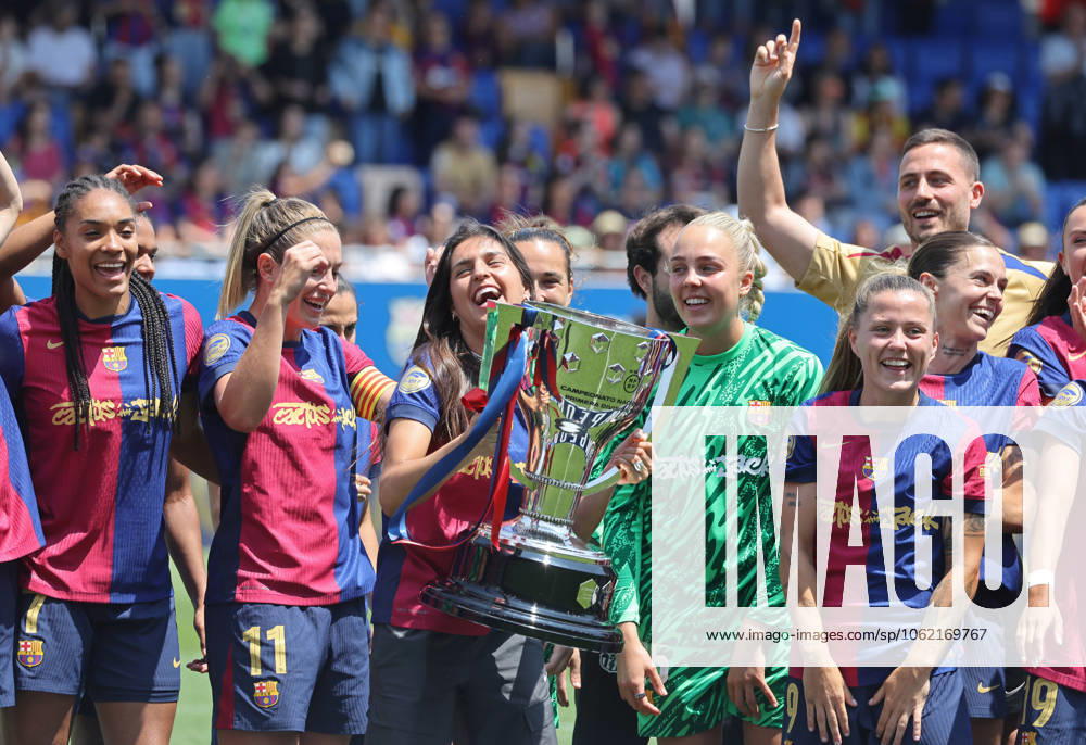 FC Barcelona, Barca Femeni v Athletic Club Femenino - Liga F The FC Barcelona Femeni players celebrate their Liga F title at the end of the match between FC Barcelona Femeni and Athletic Club Femenino, corresponding to week 30 of the Liga F, played at the Johan Cruyff Stadium in Barcelona, Spain, on May 18, 2025. Barcelona Barcelona Spain