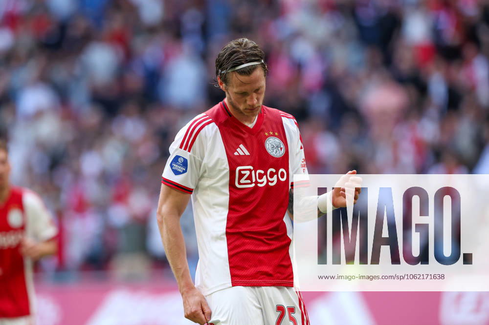 2025-05-18 AFC Ajax v FC Twente - Dutch Eredivisie AMSTERDAM, NETHERLANDS - MAY 18: Wout Weghorst of AFC Ajax after scoring their sides second goal, the 2-0 during the Dutch Eredivisie match between AFC Ajax and FC Twente at Johan Cruijff ArenA on May 18, 2025 in Amsterdam, Netherlands. Amsterdam Johan Cruijff ArenA Netherlands Content not available for redistribution in The Netherlands directly or indirectly through any third parties.