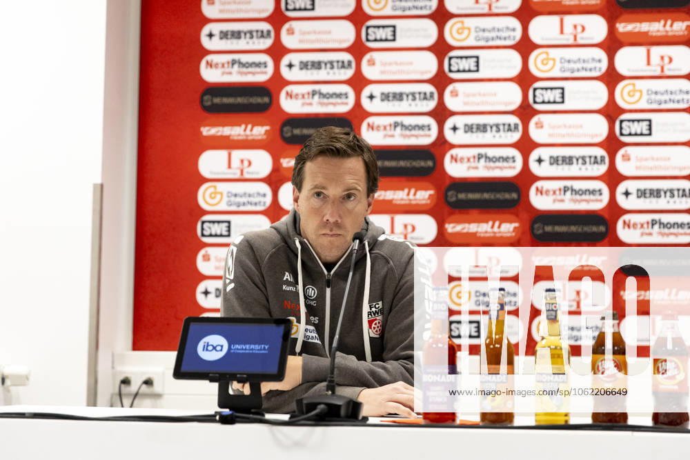 Regionalliga Nordost: FC Rot-Weiß Erfurt vs. 1. FC Lok Leipzig; Erfurt; 18.05.2025 Fabian Gerber (Trainer; FC Rot-Weiß Erfurt) Regionalliga Nordost: FC Rot-Weiß Erfurt vs. 1. FC Lok Leipzig; Steigerwaldstadion Erfurt