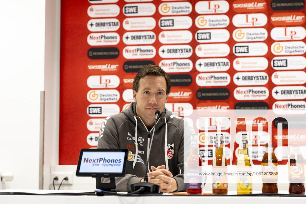 Regionalliga Nordost: FC Rot-Weiß Erfurt vs. 1. FC Lok Leipzig; Erfurt; 18.05.2025 Fabian Gerber (Trainer; FC Rot-Weiß Erfurt) Regionalliga Nordost: FC Rot-Weiß Erfurt vs. 1. FC Lok Leipzig; Steigerwaldstadion Erfurt