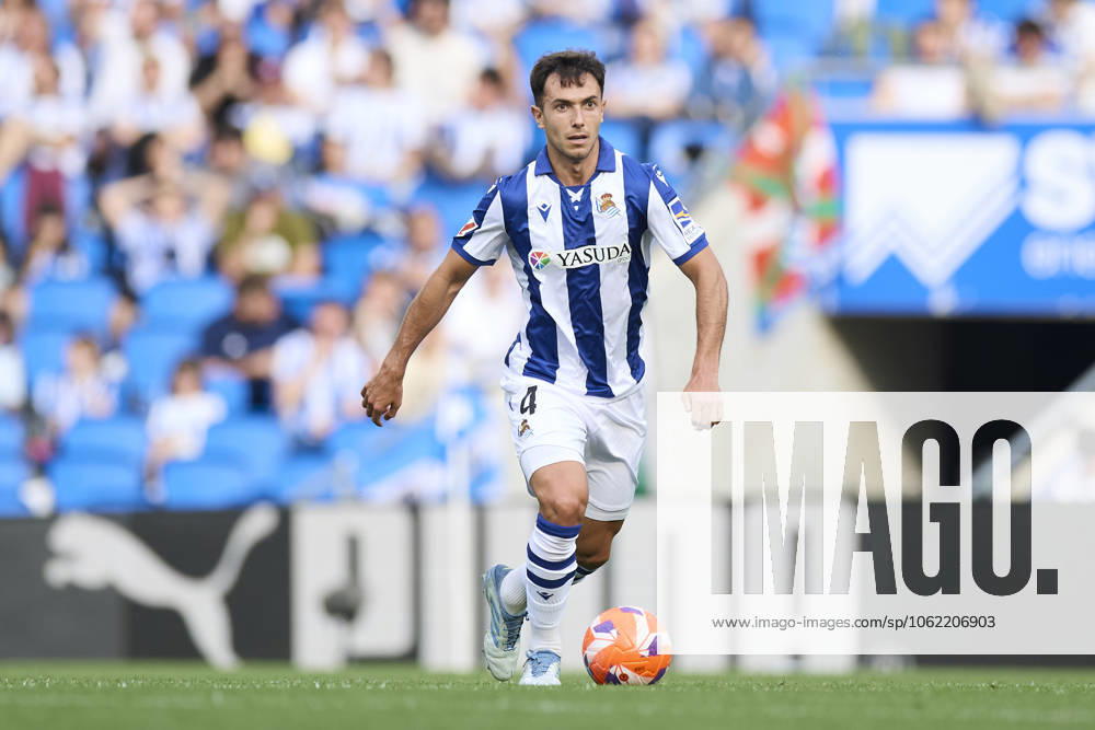 Real Sociead v Girona FC - LaLiga EA Sports Martin Zubimendi of Real Sociedad in action during the LaLiga EA Sports match between Real Sociedad and Girona FC at Reale Arena on May 18, 2025, in San Sebastian, Spain. San Sebastian Reale Arena Basque Country Spain RL_RSOvGFC_000009