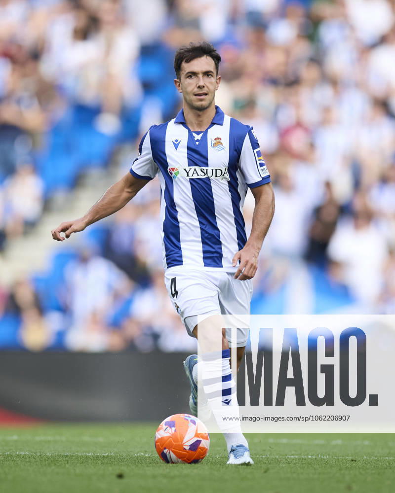 Real Sociead v Girona FC - LaLiga EA Sports Martin Zubimendi of Real Sociedad in action during the LaLiga EA Sports match between Real Sociedad and Girona FC at Reale Arena on May 18, 2025, in San Sebastian, Spain. San Sebastian Reale Arena Basque Country Spain RL_RSOvGFC_000011