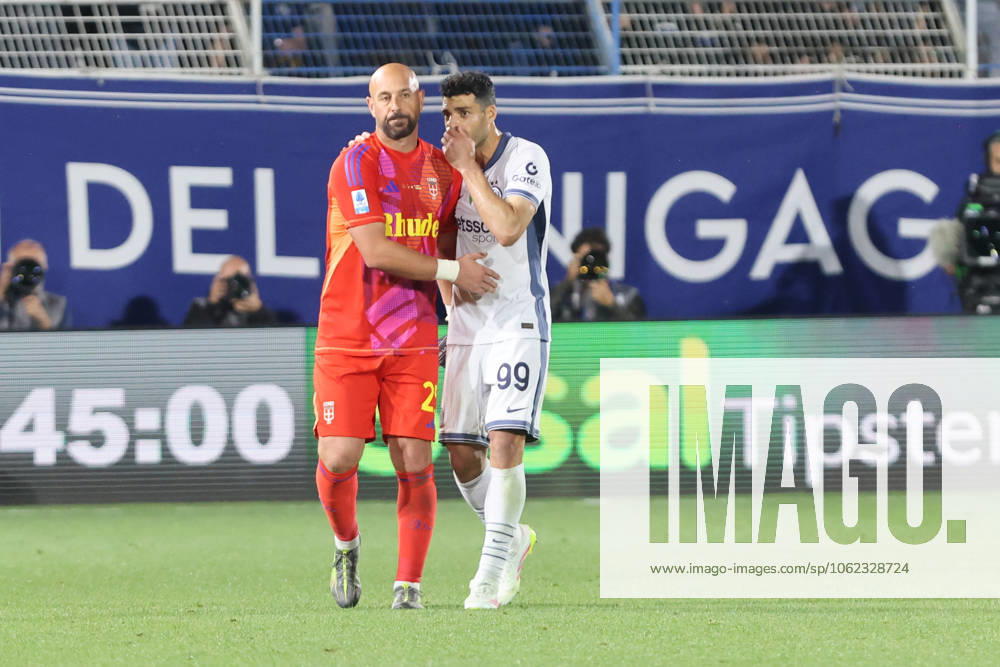 ComoÕs Como 1907 s goalkeeper Pepe Reina FC Inter s Mehdi Taremi in action during the Serie A Enilive 2024 2025 soccer match between Como and Inter at the Giuseppe Sinigaglia stadium in Como, north Italy - Friday May 23 2025 - Soccer.