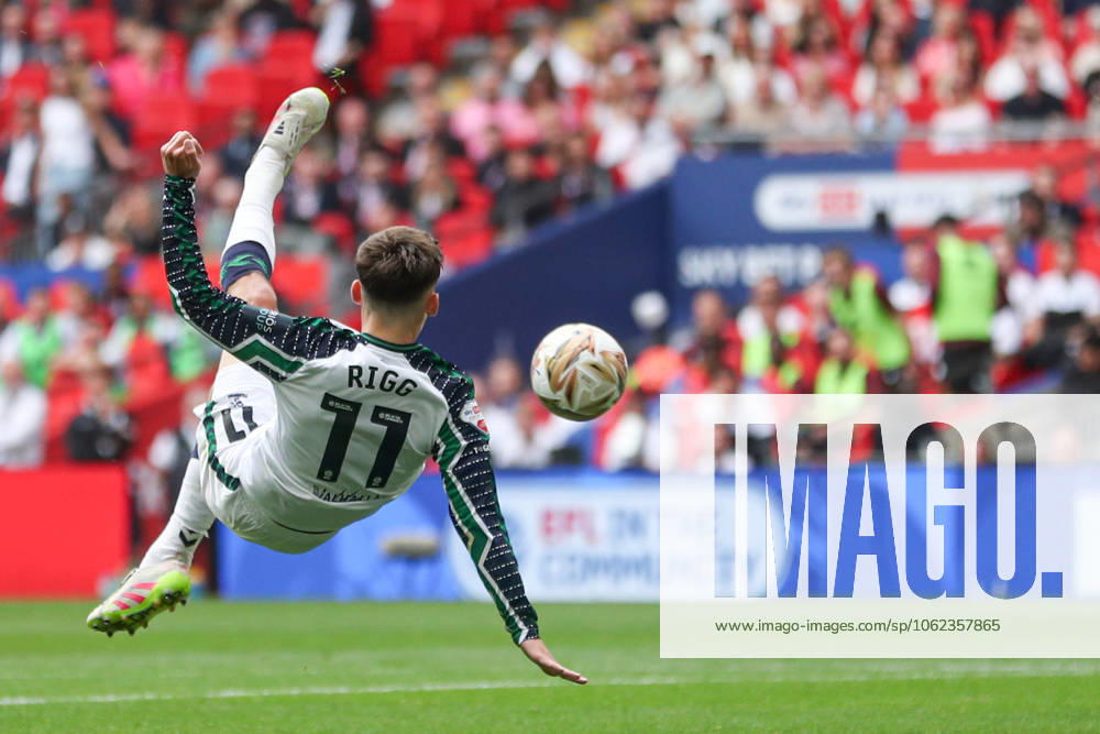 Sky Bet Championship Playoff Final Sheffield United v Sunderland Chris Rigg of Sunderland goes for an acrobatic attempt during the Sky Bet Championship Playoff Final match Sheffield United vs Sunderland at Wembley Stadium, London, United Kingdom, 24th May 2025 (Photo by Izzy Poles News Images) London Wembley Stadium Greater London United Kingdom