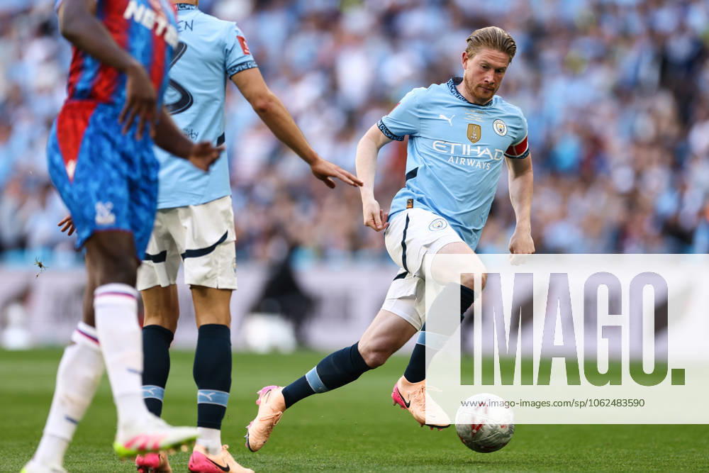 Crystal Palace v Manchester City 17 May 2025, London - FA Cup Final - Crystal Palace v Manchester City - Kevin De Bruyne of Manchester City - Photo: Jacques Feeney Offside. London UK