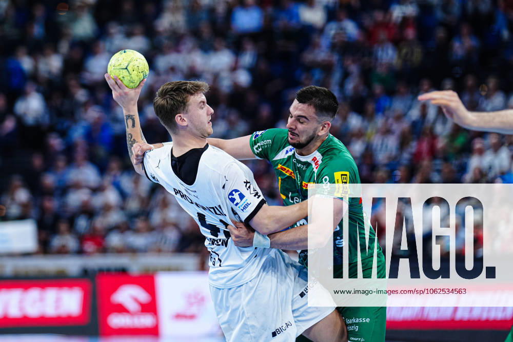 Emil Wernsdorf Madsen (THW Kiel, 45), Luka Rogan (SC DHfK Leipzig, 33) GER, THW Kiel vs. SC DHfK Leipzig, Handball, Bundesliga, Spieltag, 31, Saison 2024 2025, 28.05.2025 GER, THW Kiel vs. SC DHfK Leipzig, Handball, Bundesliga, Spieltag, 31, Saison 2024 2025, 28.05.2025 Kiel