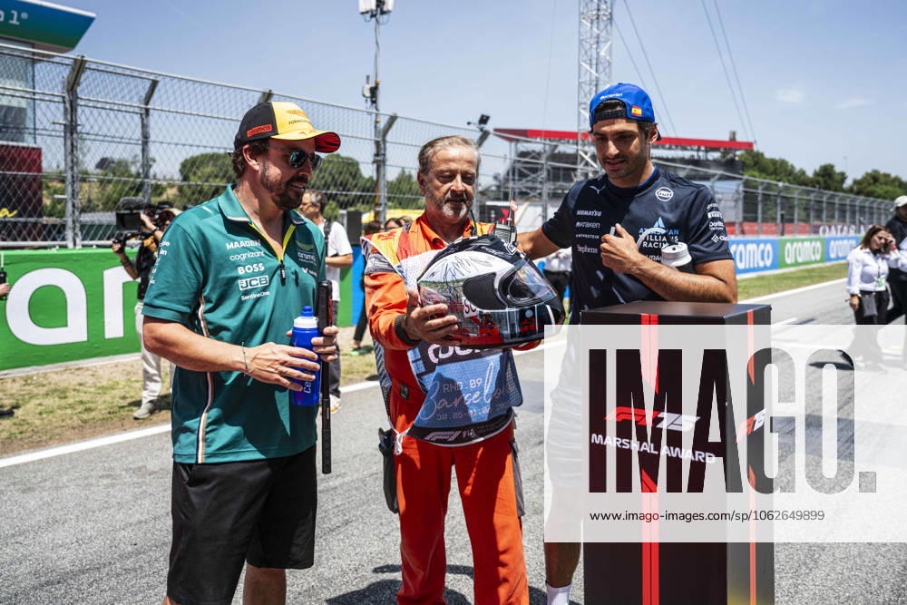 F1 - SPANISH GRAND PRIX 2025 SAINZ Carlos (spa), Williams Racing FW47, ALONSO Fernando (spa), Aston Martin F1 Team AMR25, Marshall award during the Formula 1 Aramco Gran Premio de Espana 2025, Spanish Grand Prix 2025, 9th round of the 2025 FIA Formula One World Championship, WM, Weltmeisterschaft from May 30 to June 1, 2025 on the Circuit de Barcelona-Catalunya, in Montmelo, Spain - MontmeloSpain