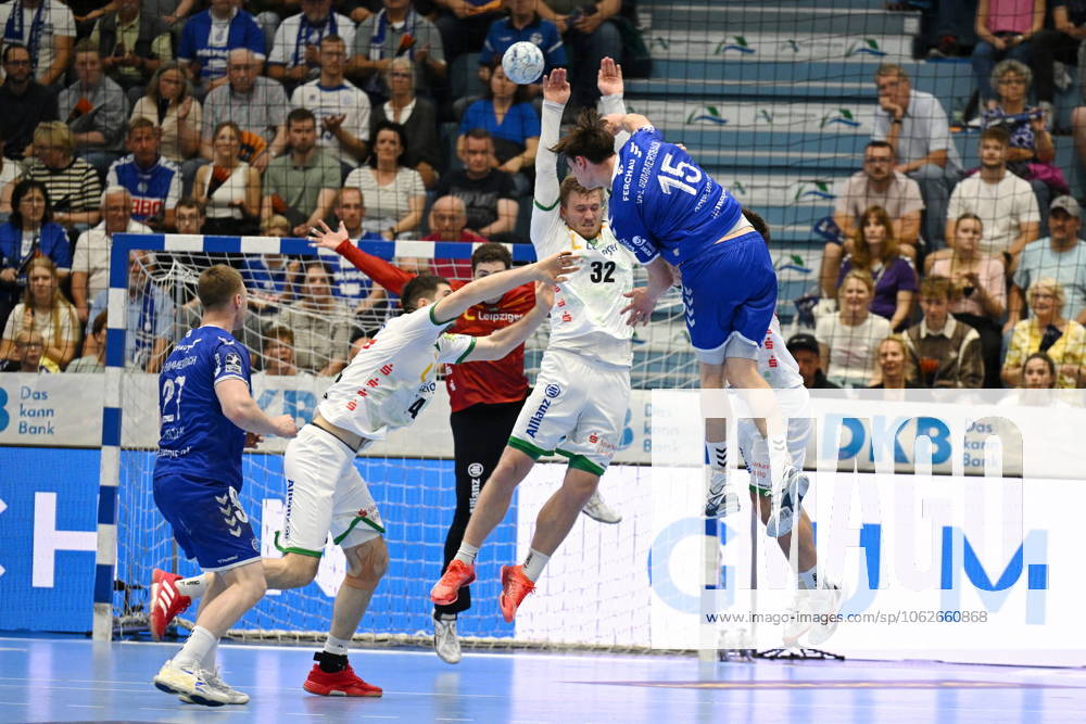 Miro Schluroff (VfL Gummersbach 15) gegem 32 Franz Semper (SC DHfK Leipzig 32) VfL Gummersbach vs.SC DHfK Leipzig, Handball, Daikin 1. Bundesliga, 32. Spieltag, Spielzeit 2024-2025, Schwalbe Arena Gummersbach, 31.05.2025 VfL Gummersbach vs.SC DHfK Leipzig, Handball, Daikin 1. Bundesliga, 32. Spieltag, Spielzeit 2024-2025, Schwalbe Arena Gummersbach, 31.05.2025 Gummersbach