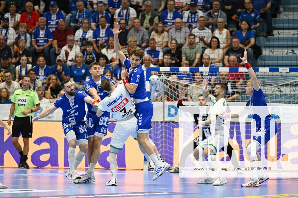 Luca Witzke (SC DHfK Leipzig 7) gegen Julian Koester (VfL Gummersbach 7), Stepan Zeman (VfL Gummersbach 66) und Teitur Einarsson (VfL Gummersbach 14) VfL Gummersbach vs.SC DHfK Leipzig, Handball, Daikin 1. Bundesliga, 32. Spieltag, Spielzeit 2024-2025, Schwalbe Arena Gummersbach, 31.05.2025 VfL Gummersbach vs.SC DHfK Leipzig, Handball, Daikin 1. Bundesliga, 32. Spieltag, Spielzeit 2024-2025, Schwalbe Arena Gummersbach, 31.05.2025 Gummersbach