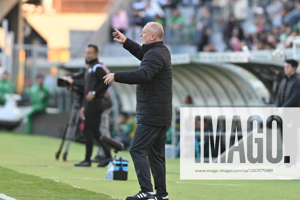 Juventude x Grêmio CAXIAS DO SUL, RS - 01.06.2025: JUVENTUDE X GRêMIO - Images of the football match between Juventude and Grêmio, valid for the 11th round of the 2025 Brazilian Championship, Series A, played at the Alfredo Jaconi Stadium. Grêmio coach, Mano Menezes. Caxias do Sul, RS (01). (Photo: Antà nio Machado Fotoarena) x2747613x Antà nioxMachado