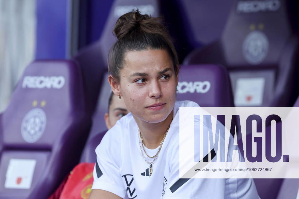 Lena Oberdorf (Germany) schaut, UEFA Women s Nations League 2024 25 Grp A1 MD6, Austria and Germany, Viola Park am 03. June 2025 in Wien, Oesterreich. (Foto von Marco Steinbrenner DeFodi Images) Lena Oberdorf (Germany) looks on, UEFA Women s Nations League 2024 25 Grp A1 MD6, Austria and Germany, Viola Park, June 3, 2025 in Vienna, Austria. (Photo by Marco Steinbrenner DeFodi Images)