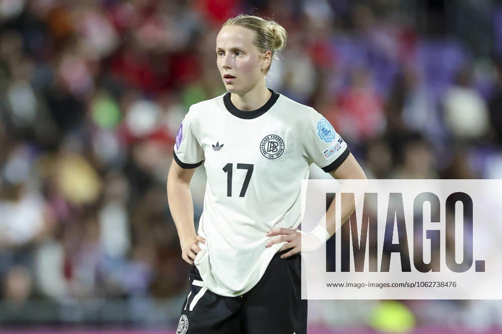 Franziska Kett (Germany) schaut, UEFA Women s Nations League 2024 25 Grp A1 MD6, Austria and Germany, Viola Park am 03. June 2025 in Wien, Oesterreich. (Foto von Marco Steinbrenner DeFodi Images) Franziska Kett (Germany) looks on, UEFA Women s Nations League 2024 25 Grp A1 MD6, Austria and Germany, Viola Park, June 3, 2025 in Vienna, Austria. (Photo by Marco Steinbrenner DeFodi Images)