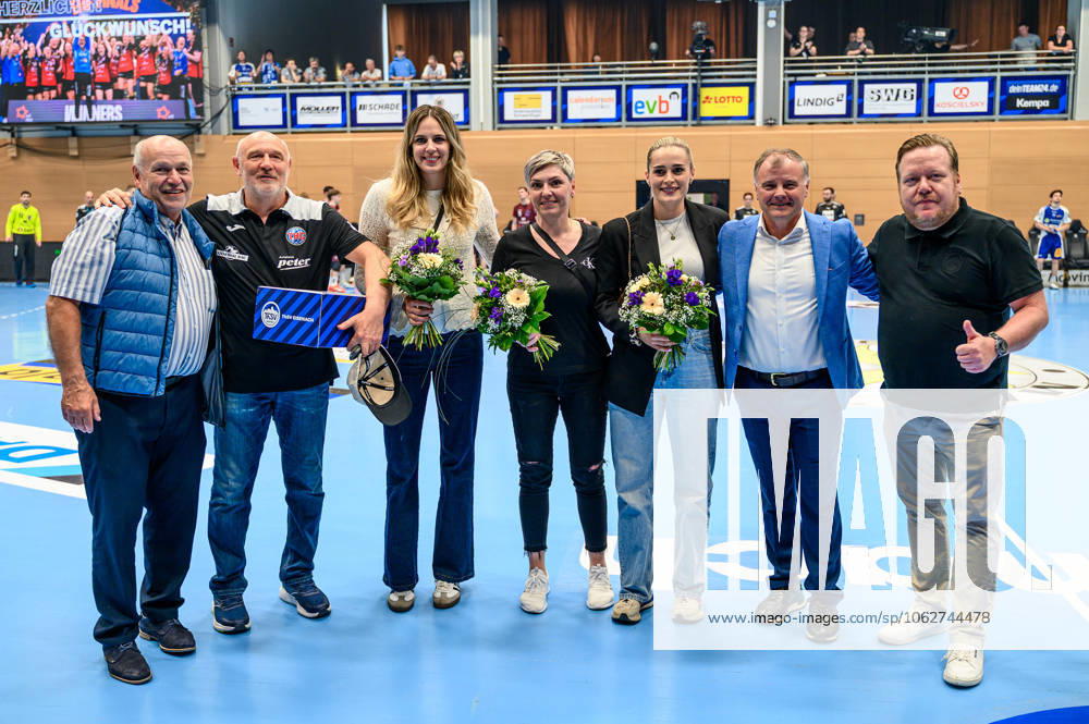 Die Frauen des THC Thueringer HC werden vom ThSV Geert. Trainer Herbert Mueller, Annika Niederwieser, Lýdia Jakubisova, Torhuetterin Dina Eckerle, Rene Witte (Geschaeftsfuehrer, ThSV Eisenach, Shpetim Alaj (Praesident, ThSV Eisenach) GER, ThSV Eisenach gegen 1 VfL Potsdam, Handball, 1. Bundesliga, 33.Spieltag, Saison 2024 2025, 04.06.2025 GER, ThSV Eisenach gegen 1 VfL Potsdam, Handball, 1. Bundesliga, 33.Spieltag, Saison 2024 2025, 04.06.2025 Eisenach