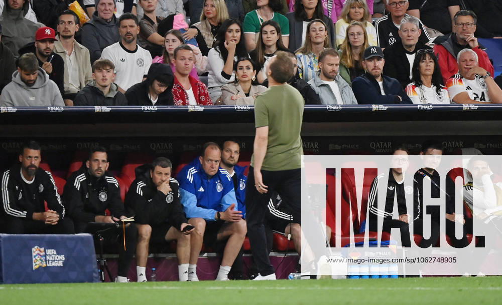 Fussball UEFA Nations League 1 2 Finale, Deutschland - Portugal v.l. Trainer Julian Nagelsmann (Deutsche Fussball Nationalmannschaft DFB) enttaeuscht, enttaeuscht schauend, dissapointed Muenchen