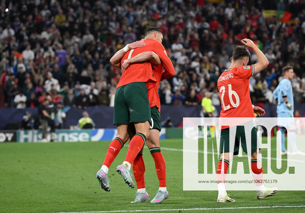 Fussball UEFA Nations League 1 2 Finale, Deutschland - Portugal v.l. Cristiano Ronaldo (Portugal) celebrate the goal, Der Torjubel zum 1:2 Muenchen