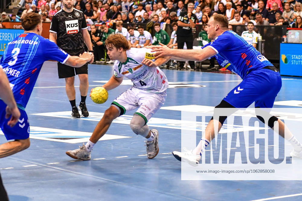 TVB Stuttgart - SC DHfK Leipzig; Stuttgart, 08.06.2025 Andri Mar Runarsson (Leipzig 4) gegen Max Haefner (Stuttgart 3) und Lenny Rubin (Stuttgart 44) ; Stuttgart, 08.06.2025 - 34. Spieltag der Handball-Bundesliga, TVB Stuttgart - SC DHfK Leipzig, Porsche-Arena, Stuttgart.