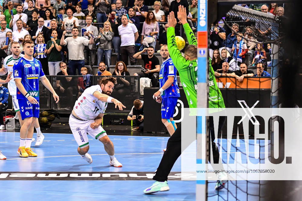 TVB Stuttgart - SC DHfK Leipzig; Stuttgart, 08.06.2025 Parade von Samir Bellahcene (Stuttgart 30) beim Wurf von Lukas Binder (Leipzig 11) ; Stuttgart, 08.06.2025 - 34. Spieltag der Handball-Bundesliga, TVB Stuttgart - SC DHfK Leipzig, Porsche-Arena, Stuttgart.
