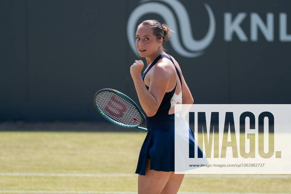 2025-06-13 2025 Libema Open Grass Court Championships Autotron ROSMALEN, NETHERLANDS - JUNE 13: Elisabetta Cocciaretto of Italy during the 2025 Libema Open Grass Court Championships at Autotron on June 13, 2025 in Rosmalen, Netherlands. Rosmalen Autotron Netherlands Content not available for redistribution in The Netherlands directly or indirectly through any third parties.