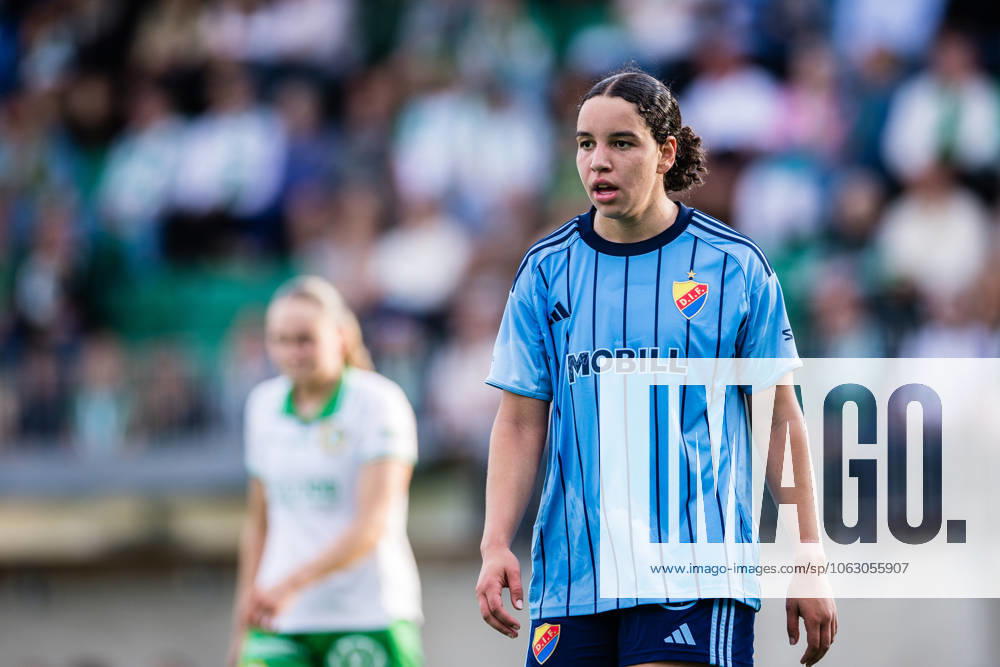 uDjurgardens Camille Ashe nder fotbollsmatchen i Damallsvenskan mellan Hammarby och Djurgarden den 16 juni 2025 i Stockholm.