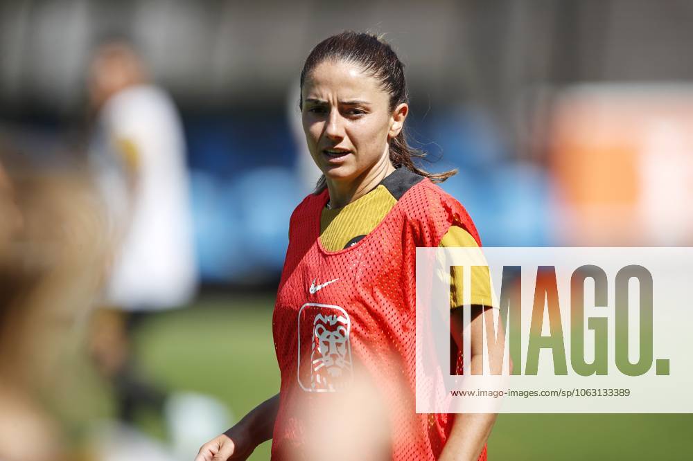 ZEIST - Danielle van de Donk during a training session in preparation for the European Championships in Switzerland. The Netherlands will play Wales, England and France in the group stage of the European Championship, EM, Europameisterschaft in Switzerland. ANP BART STOUTJESDIJK ANPxSportx IVx 530241732 originalFilename: 530241732