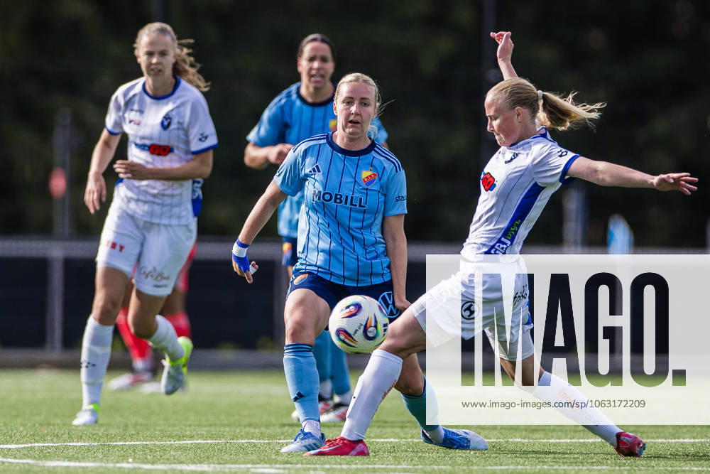 Djurgardens Alexandra Jonasson under fotbollsmatchen i Damallsvenskan mellan Djurgarden och Växjö DFF den 22 juni 2025 i Stockholm.