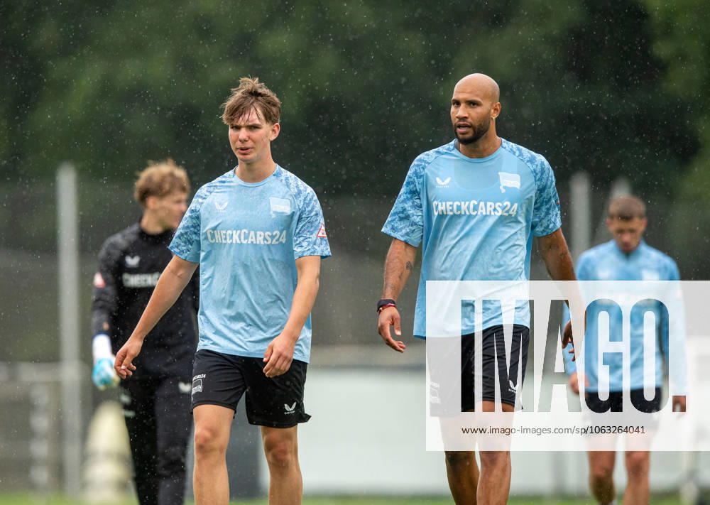 Fussball, Herren, Saison 2025 26, 2. Bundesliga, Hertha BSC, Training, v.l. Kennet Eichhorn (Hertha BSC), John Anthony Brooks (Hertha BSC), 27.06. 2025,