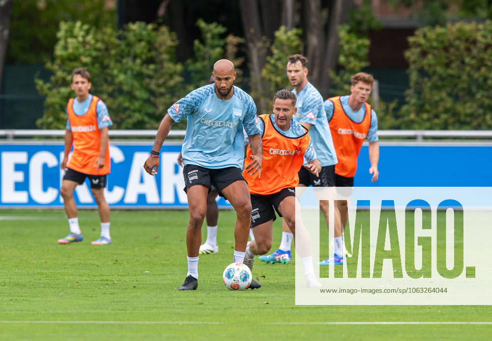 Fussball, Herren, Saison 2025 26, 2. Bundesliga, Hertha BSC, Training, v.l. John Anthony Brooks (Hertha BSC), Paul Seguin (Hertha BSC), 27.06. 2025,