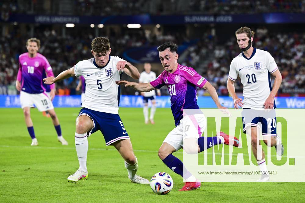 BRATISLAVA - Charlie Cresswell of England U21, U 21 Paul Nebel of Germany U21(l-r) at the National Football Stadium during the Under-21 European Championship, EM, Europameisterschaft final between Young England and Young Germany. ANP Hollandse Hoogte UEFA European Under-21 Championship 2025 Final 2024 25 ANPxSportx xGerritxvanxKeulenxIVx 530647999 originalFilename: 530647999