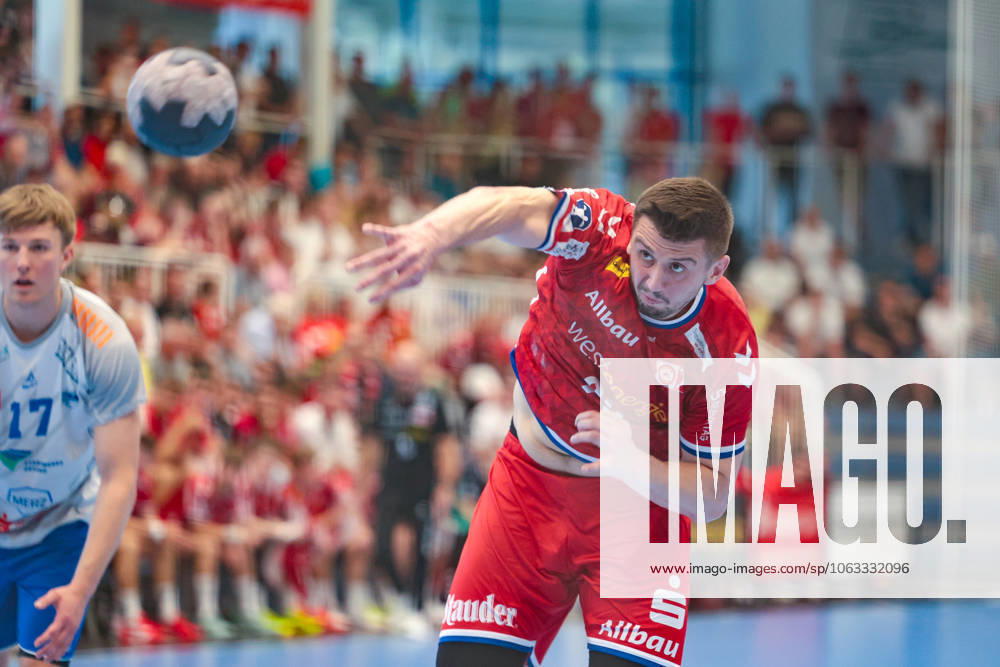 2. Handball Bundesliga, Nachholspiel, TuSEM Essen - Dessau-Rosslauer HV 06, Dennis Szczesny (TuSEM Essen), Essen Sporthalle Am Hallo NRW Deutschland xRHR-FOTO DEx