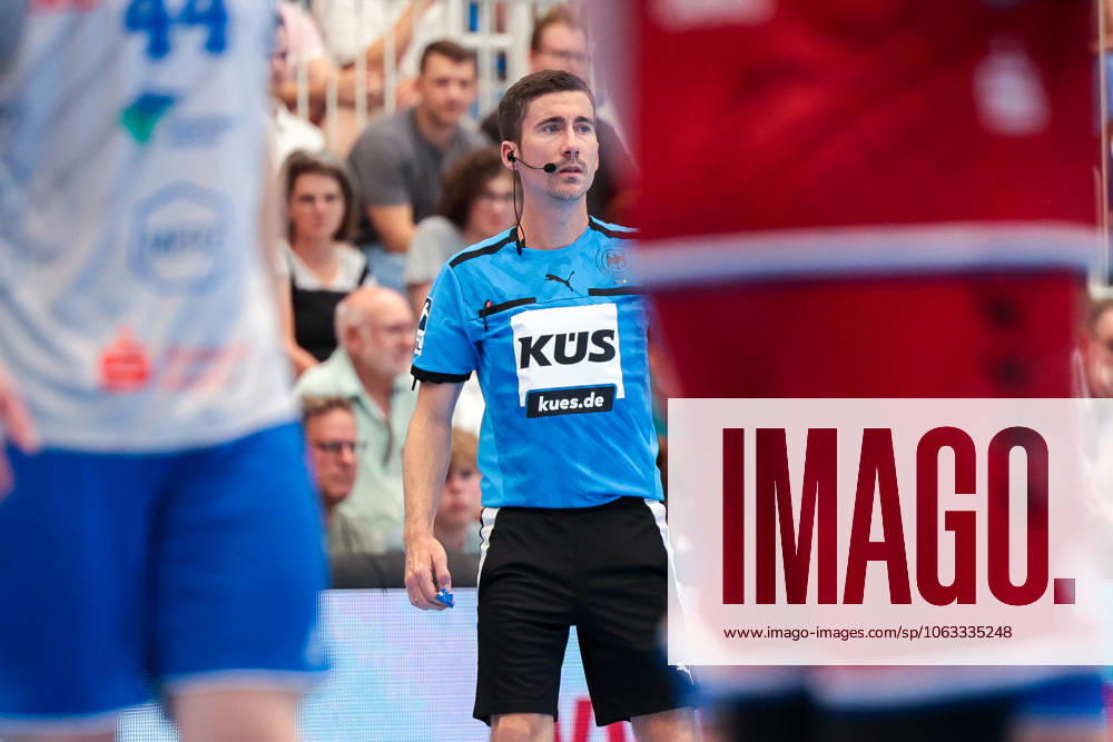 2. Handball Bundesliga, Nachholspiel, TuSEM Essen - Dessau-Rosslauer HV 06, Schiedsrichter Philipp Dinges, Essen Sporthalle Am Hallo NRW Deutschland xRHR-FOTO DEx
