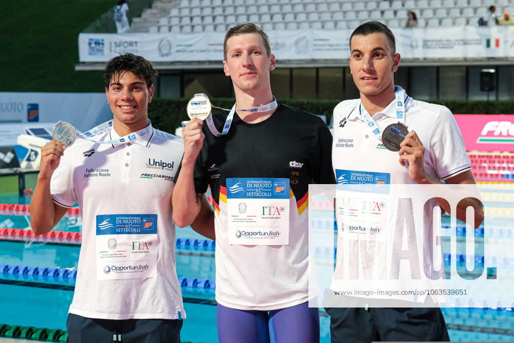 Podium of the day 2 at the Swimming Internationals of the 61th Settecolli in Roma, Italy - 27 Jun 2025 Luca De Tullio of Italy (L), Florian Wellbrock of Germany (C) and Davide Marchello of Italy (R) seen during Podium of Men s 800m Freestyle during the second day at the swimming internationals of the 61th Settecolli Trophy. Rome Italy
