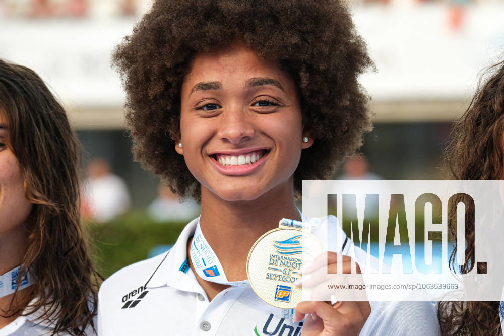 Podium of the day 2 at the Swimming Internationals of the 61th Settecolli in Roma, Italy - 27 Jun 2025 Sara Curtis of Italy seen during Podium of Women s 100m Freestyle Final during the second day at the swimming internationals of the 61th Settecolli Trophy. Rome Italy