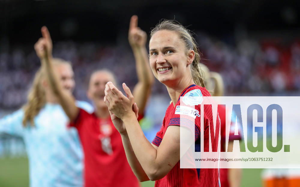 CHE, Sion, Norway vs Finland, international match, Länderspiel, Nationalmannschaft soccer, UEFA, Stade de Tourbillon, UEFA European Women s Championship 2025, group stage matchday 2 in the picture: goalscorer and player of the match Caroline Graham Hansen (Norway 10) DFB DFL REGULATIONS PROHIBIT ANY USE OF PHOTOGRAPHS AS IMAGE SEQUENCES AND OR QUASI-VIDEO, 06.07.2025,