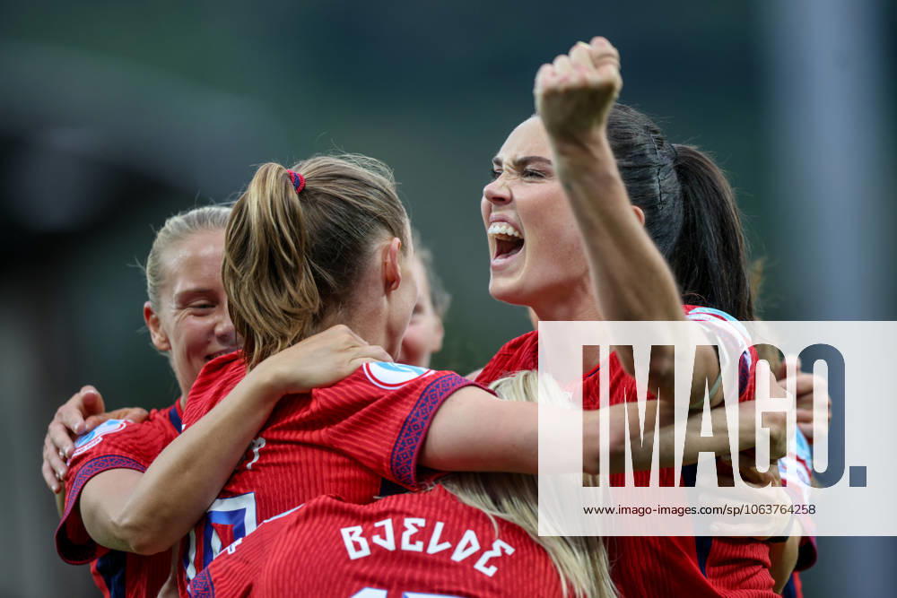 CHE, Sion, Norway vs Finland, international match, Länderspiel, Nationalmannschaft soccer, UEFA, Stade de Tourbillon, UEFA European Women s Championship 2025, group stage matchday 2 in the picture from left to right: Caroline Graham Hansen (Norway 10) and Ingrid Engen (Norway 7) celebrate the winning goal DFB DFL REGULATIONS PROHIBIT ANY USE OF PHOTOGRAPHS AS IMAGE SEQUENCES AND OR QUASI-VIDEO, 06.07.2025,