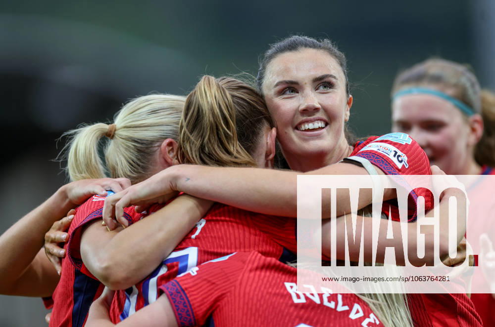 CHE, Sion, Norway vs Finland, international match, Länderspiel, Nationalmannschaft soccer, UEFA, Stade de Tourbillon, UEFA European Women s Championship 2025, group stage matchday 2 in the picture from left to right: Caroline Graham Hansen (Norway 10) and Ingrid Engen (Norway 7) celebrate the winning goal DFB DFL REGULATIONS PROHIBIT ANY USE OF PHOTOGRAPHS AS IMAGE SEQUENCES AND OR QUASI-VIDEO, 06.07.2025,