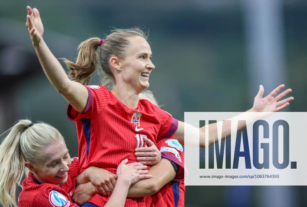 CHE, Sion, Norway vs Finland, international match, Länderspiel, Nationalmannschaft soccer, UEFA, Stade de Tourbillon, UEFA European Women s Championship 2025, group stage matchday 2 in the picture: Caroline Graham Hansen (Norway 10) celebrates the winning goal, feiert ihr Tor zum Sieg DFB DFL REGULATIONS PROHIBIT ANY USE OF PHOTOGRAPHS AS IMAGE SEQUENCES AND OR QUASI-VIDEO, 06.07.2025,