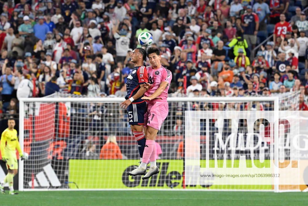 Foxborough, Massachusetts, USA; Inter Miami forward Tadeo Allende (21) and New England Revolution defender Keegan Hughes (5) battle to head the ball during the first half at Gillette Stadium. CSM Foxborough USA - ZUMAc04_ 20250709_zma_c04_062