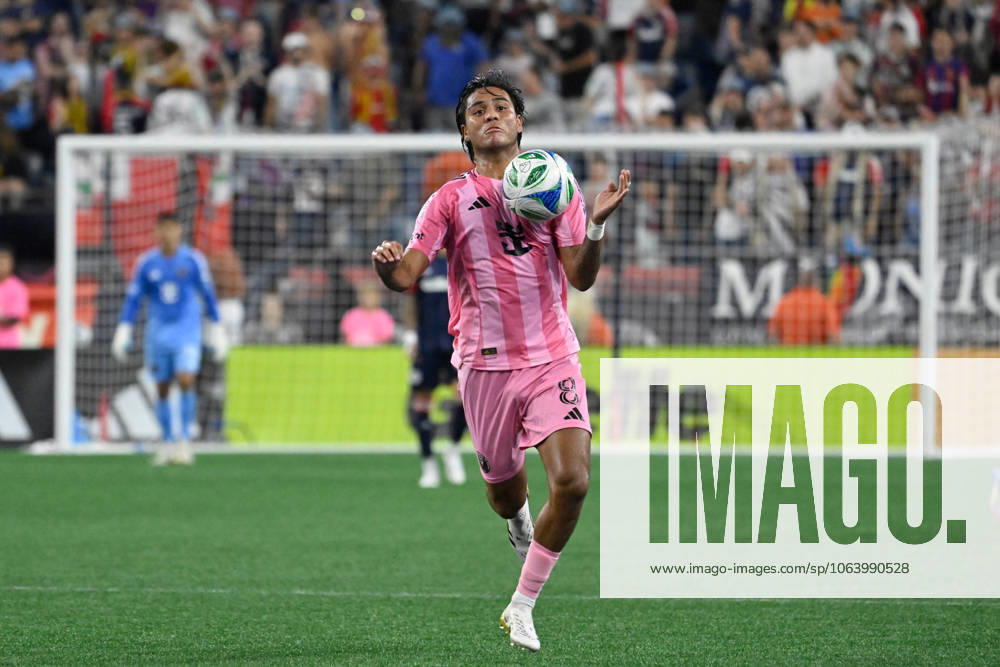 Foxborough, Massachusetts, USA; Inter Miami midfielder Telasco Segovia (8) in control of the ball against the New England Revolution during the second half at Gillette Stadium. CSM Foxborough USA - ZUMAc04_ 20250709_zma_c04_101