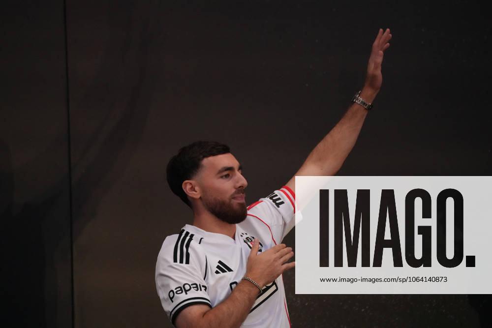 Besiktass new signing from Benfica, Orkun Kokcu, signed his contract at a ceremony held at Tupras Stadium in front of 20,000 fans in Istanbul Turkey on July 13 , 2025. The Turkish national team, Nationalteam player Orkun Kokcu said, All I ask from you is to support my teammates, our coach, our president, and me. Lets win trophies, lets win championships. Istanbul Turkey